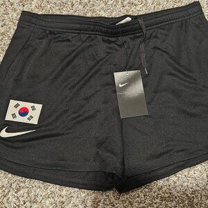 Nike man's shorts size L